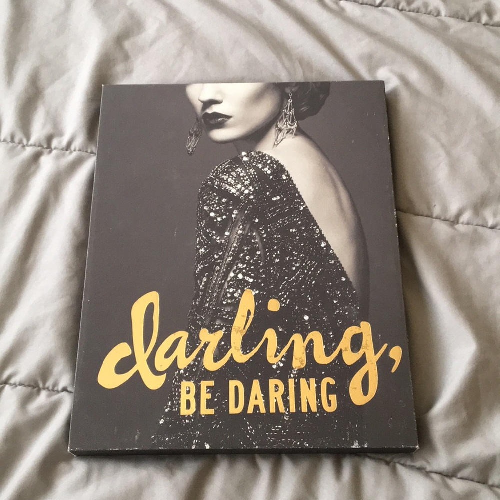 Glam room decoration